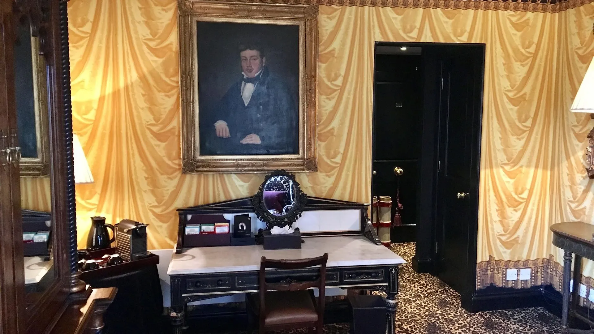 *****  Prestonfield House Hotel Edinburgh United Kingdom