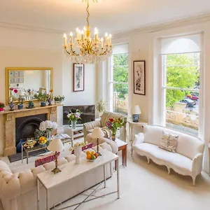  Apartment Flat 3, 6 Lypiatt Terrace Gloucestershire Gl50 2sx United Kingdom
